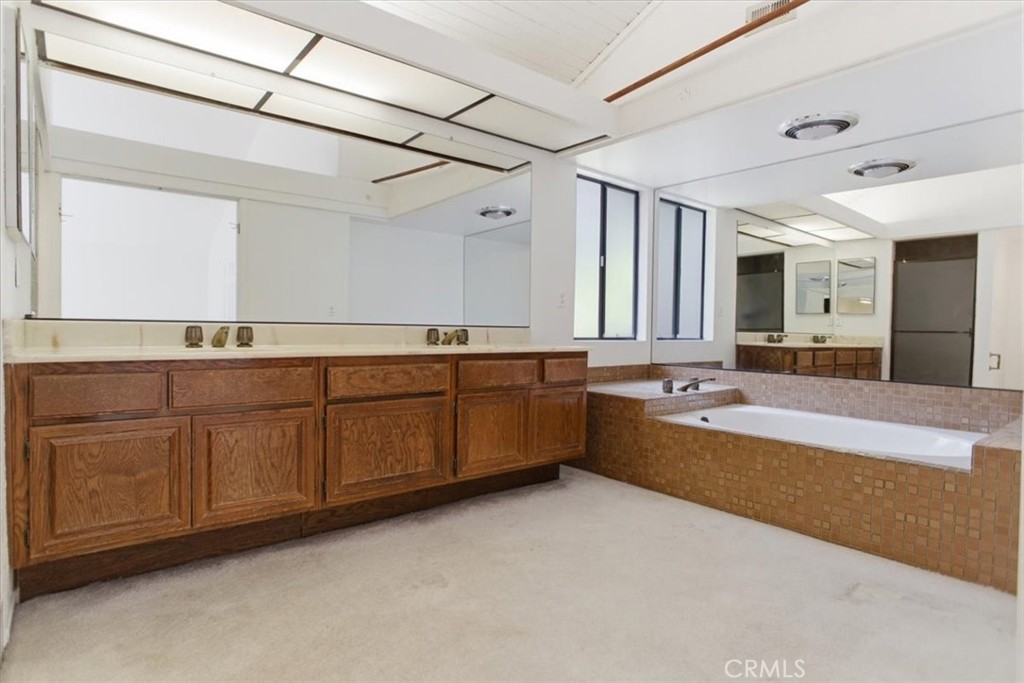 3810 Honolulu Avenue Property Photo 20