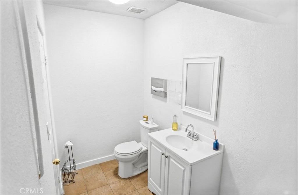 530 W Glenoaks Boulevard Property Photo 10
