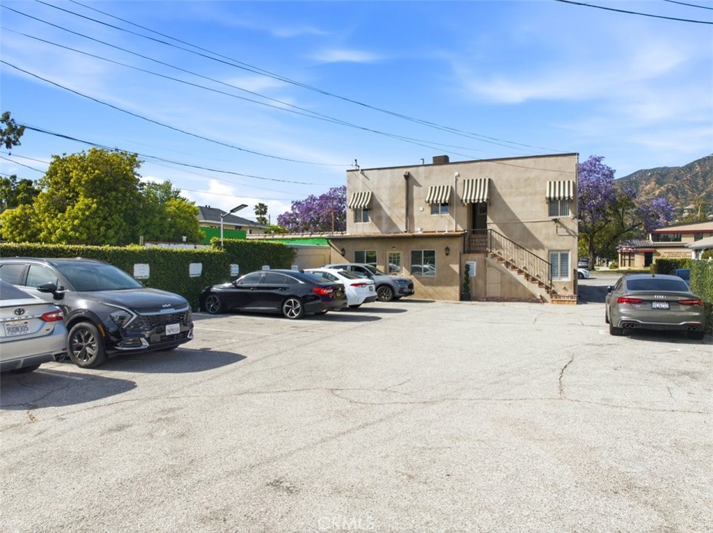 530 W Glenoaks Boulevard Property Photo 13