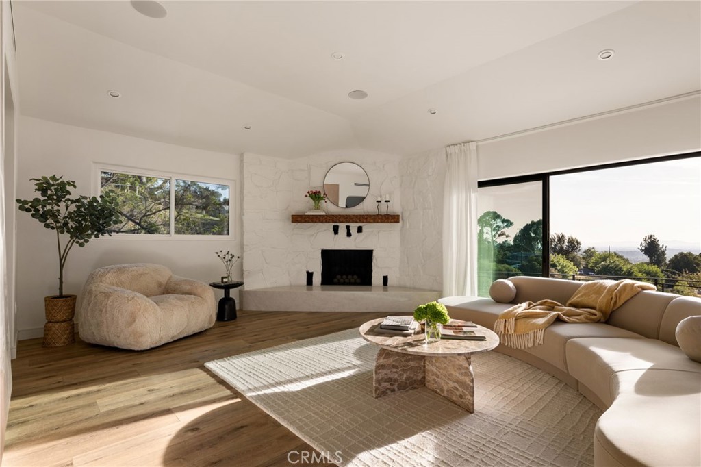 11111 Tujunga Canyon Property Photo 6