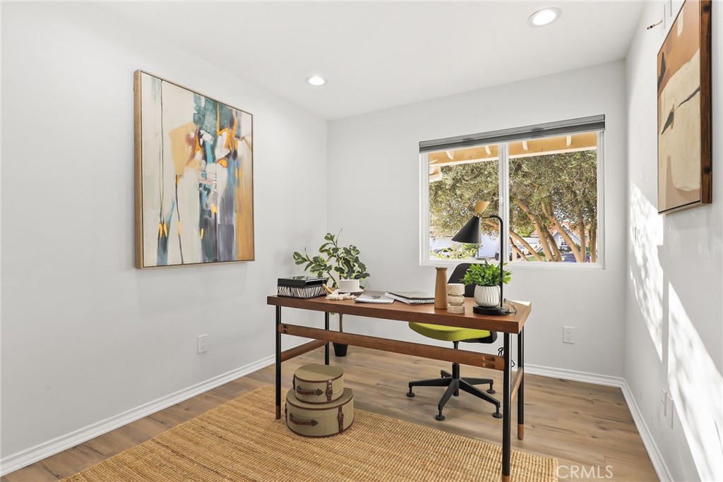 10000 Amestoy Avenue Property Photo 15