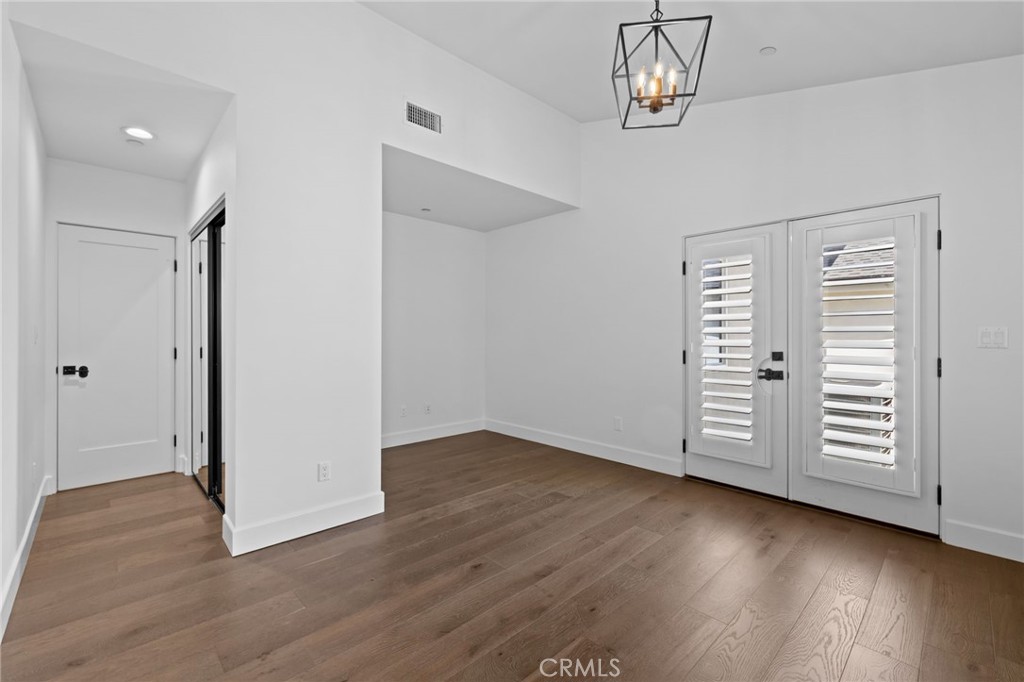 827 N Lamer Property Photo 25