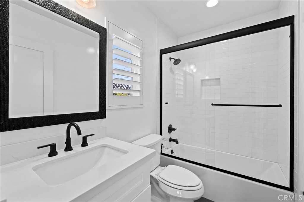 827 N Lamer Property Photo 26
