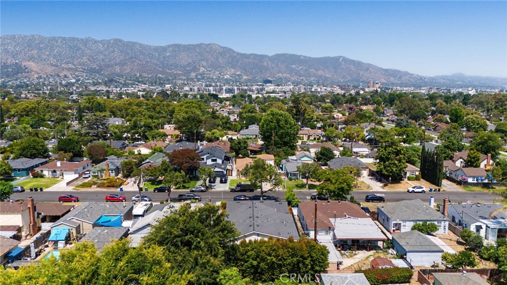 827 N Lamer Property Photo 37