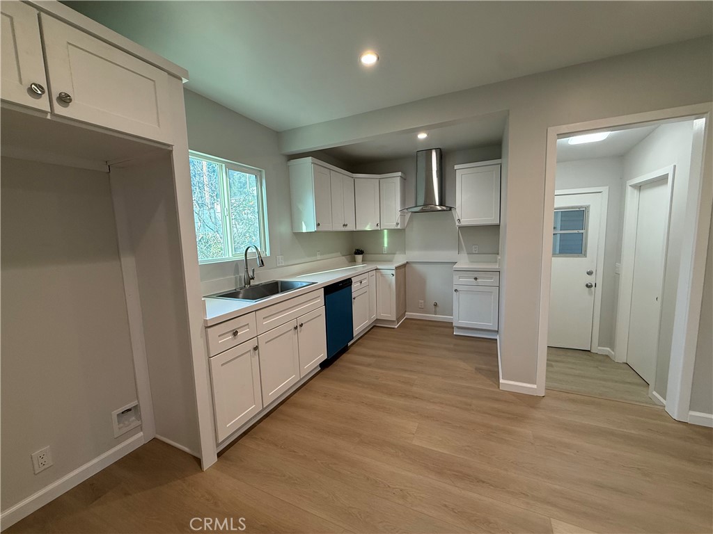 10260 Marcus Property Photo 4
