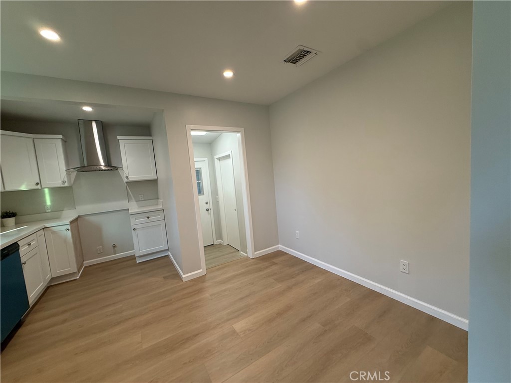 10260 Marcus Property Photo 5