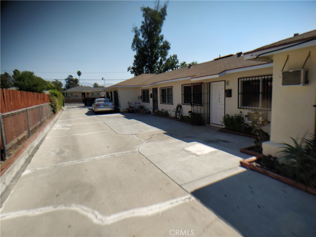 1364 Bell Street Property Photo 3