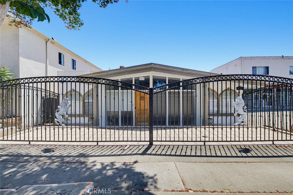 11128 Whittier Boulevard Property Photo 1