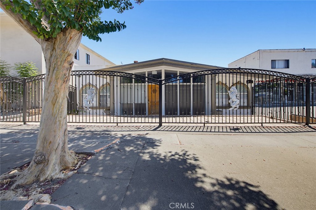 11128 Whittier Boulevard Property Photo 6