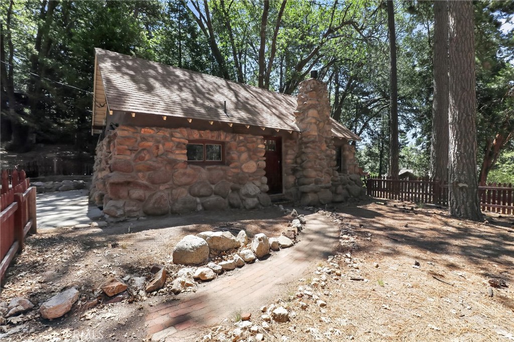 2775 View Property Photo 4