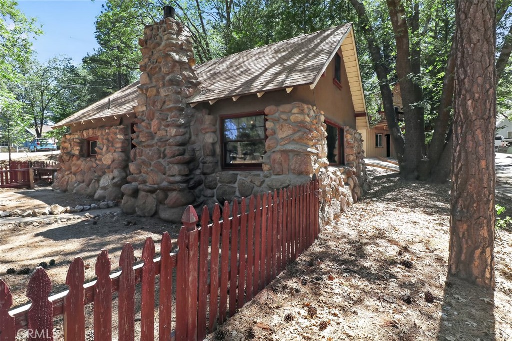 2775 View Property Photo 7