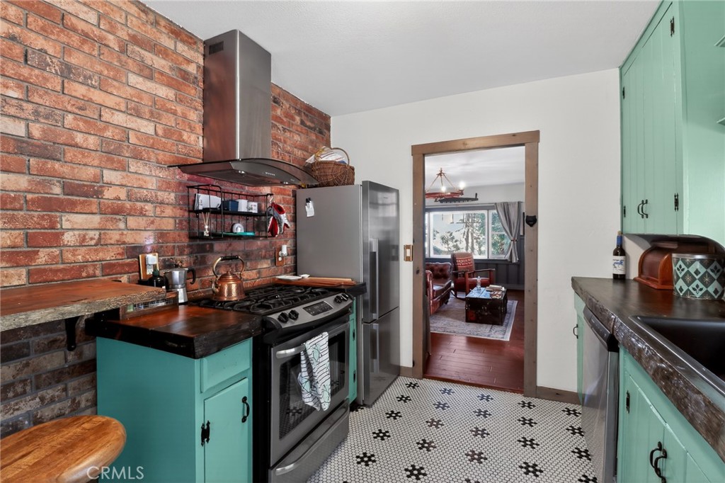 2775 View Property Photo 14