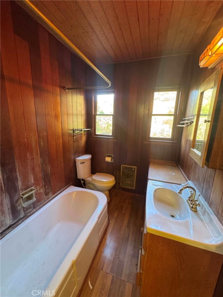 7916 Glenties Lane Property Photo 15