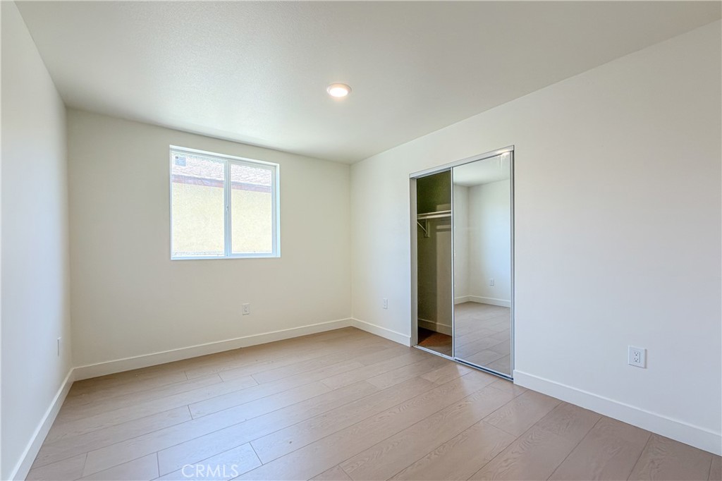 734 E 52nd Street Property Photo 5