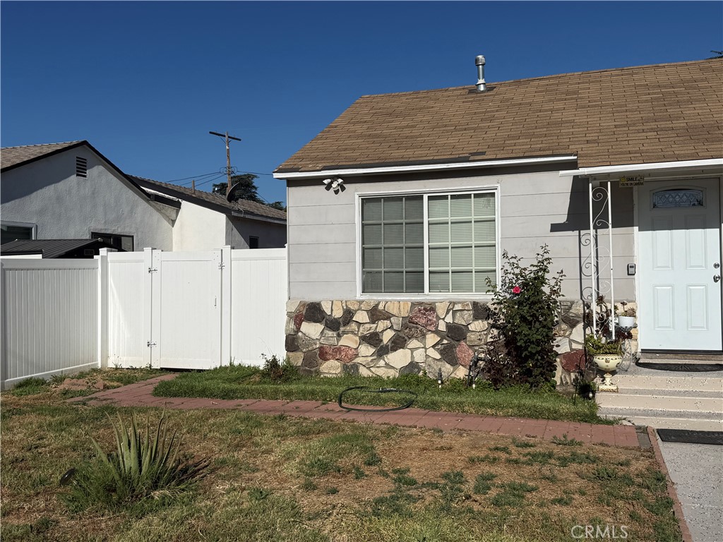 7045 Lindley Property Photo 1