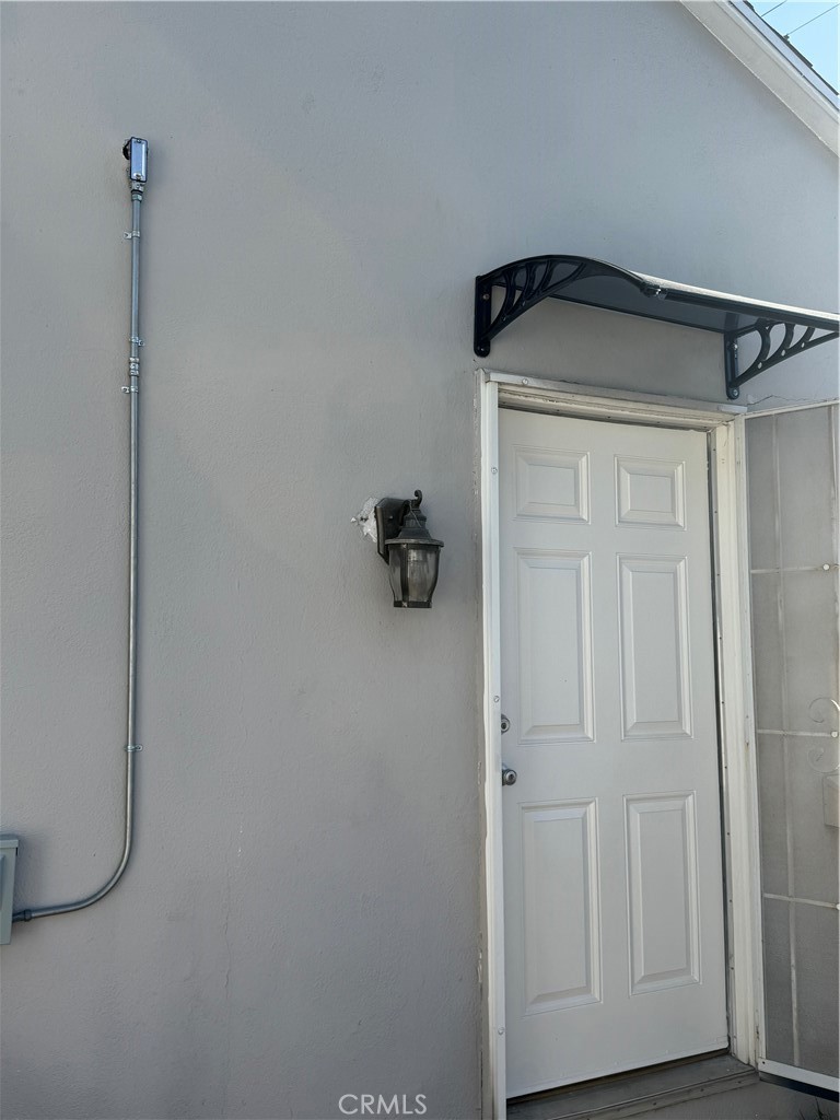 7045 Lindley Property Photo 3