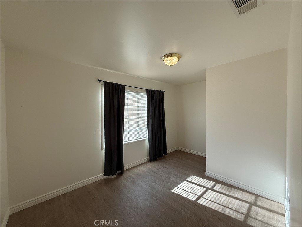 7045 Lindley Property Photo 7