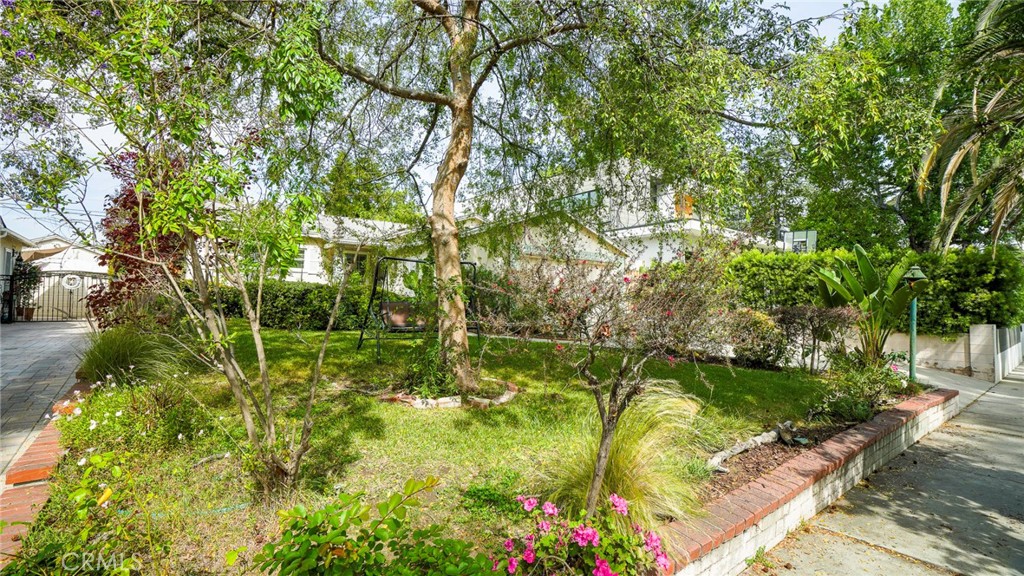 5055 Willowcrest Property Photo 3