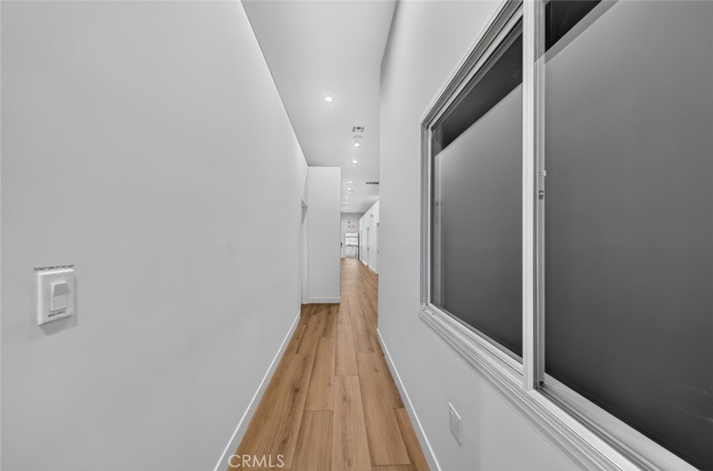1114 W Magnolia Boulevard Property Photo 4