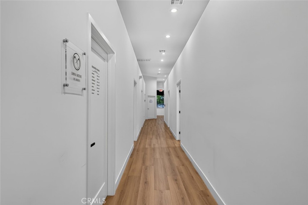 1114 W Magnolia Boulevard Property Photo 6