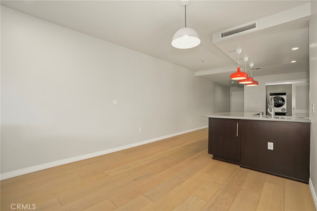 540 S Kenmore Avenue 203 Property Photo 13
