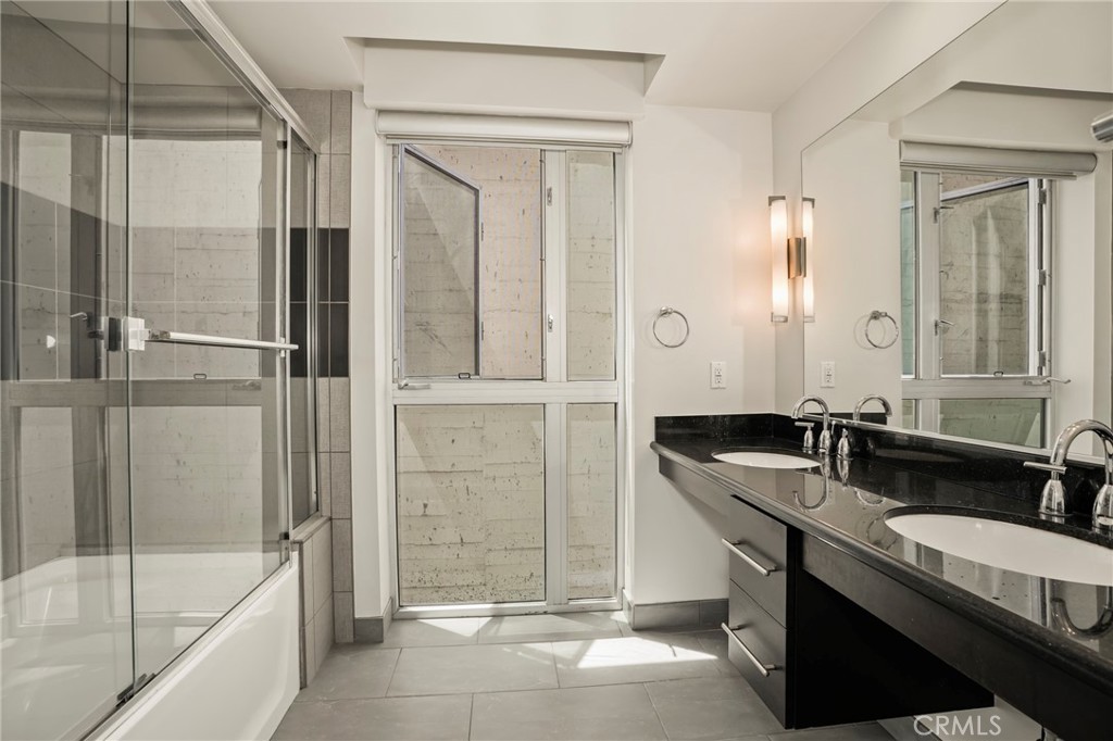 540 S Kenmore Avenue 203 Property Photo 28