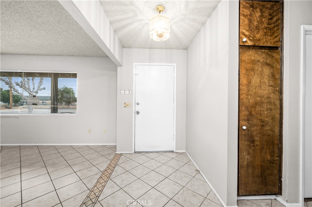 13755 Mohawk Rd Property Photo 6