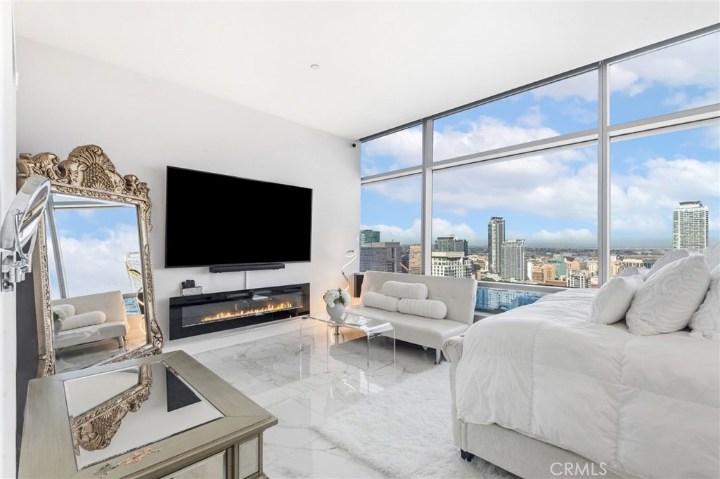 900 W Olympic Boulevard 30a Property Photo 25