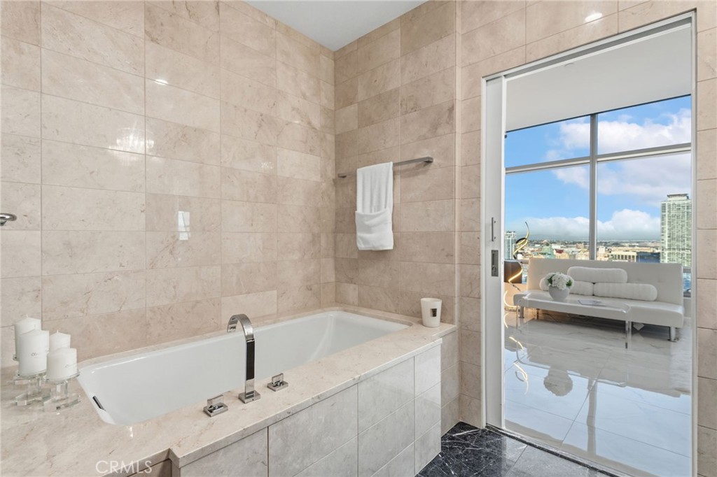 900 W Olympic Boulevard 30a Property Photo 32