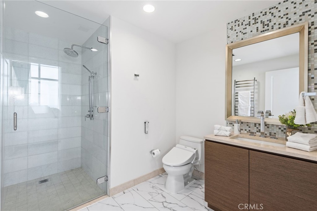 900 W Olympic Boulevard 30a Property Photo 37