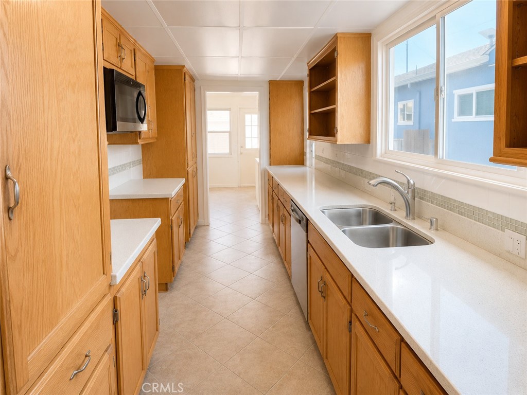 331 N Reese Property Photo 5