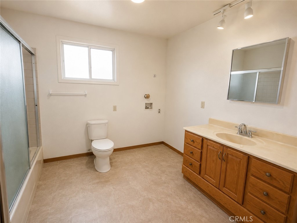 331 N Reese Property Photo 10