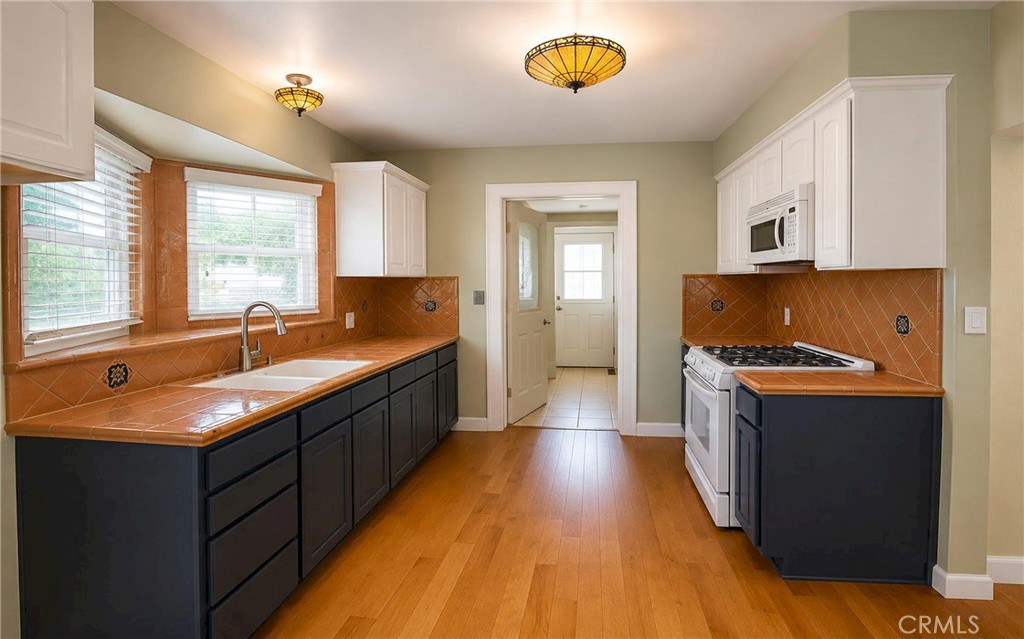 232 E Weldon Property Photo 6
