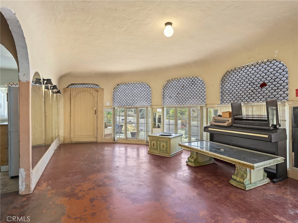 8618 La Tuna Canyon Road Property Photo 10