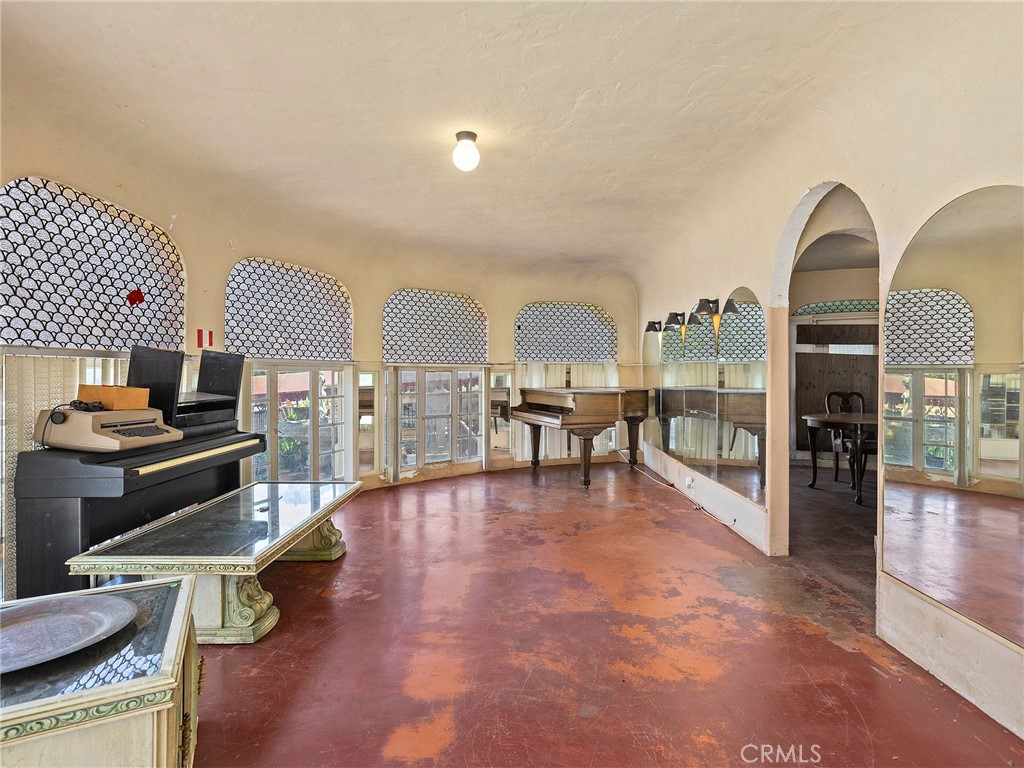 8618 La Tuna Canyon Road Property Photo 11