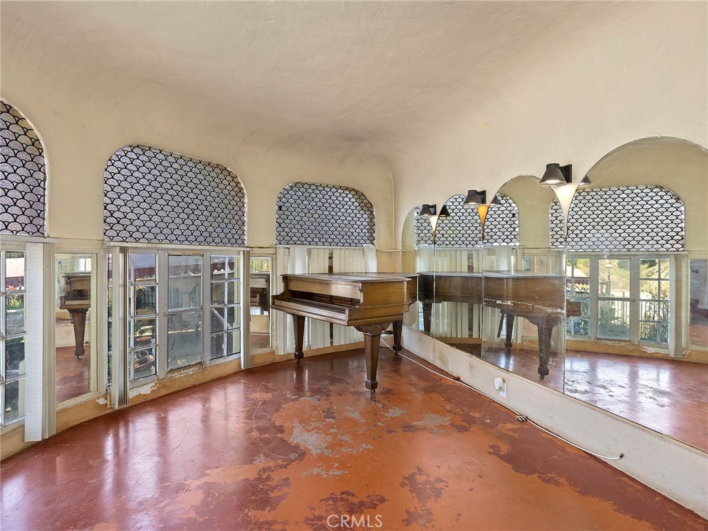 8618 La Tuna Canyon Road Property Photo 12