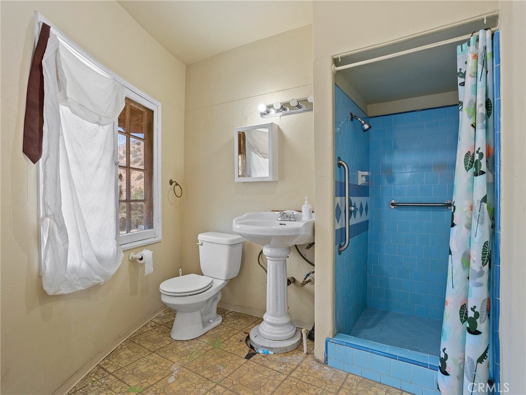 8618 La Tuna Canyon Road Property Photo 17