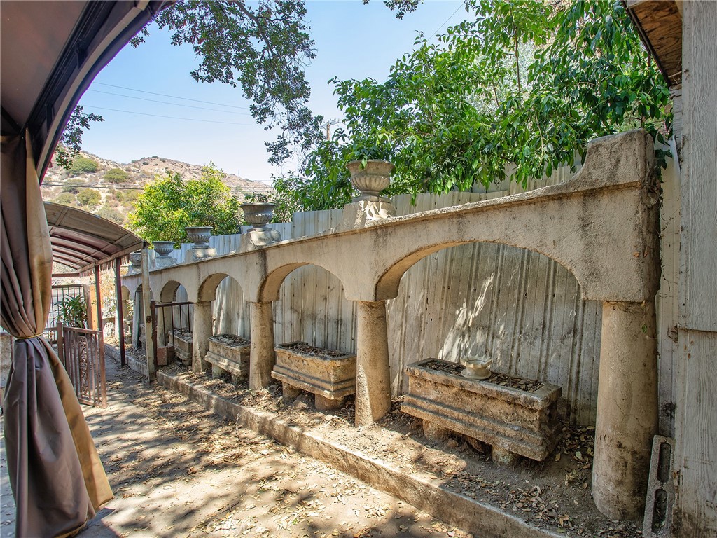 8618 La Tuna Canyon Road Property Photo 31