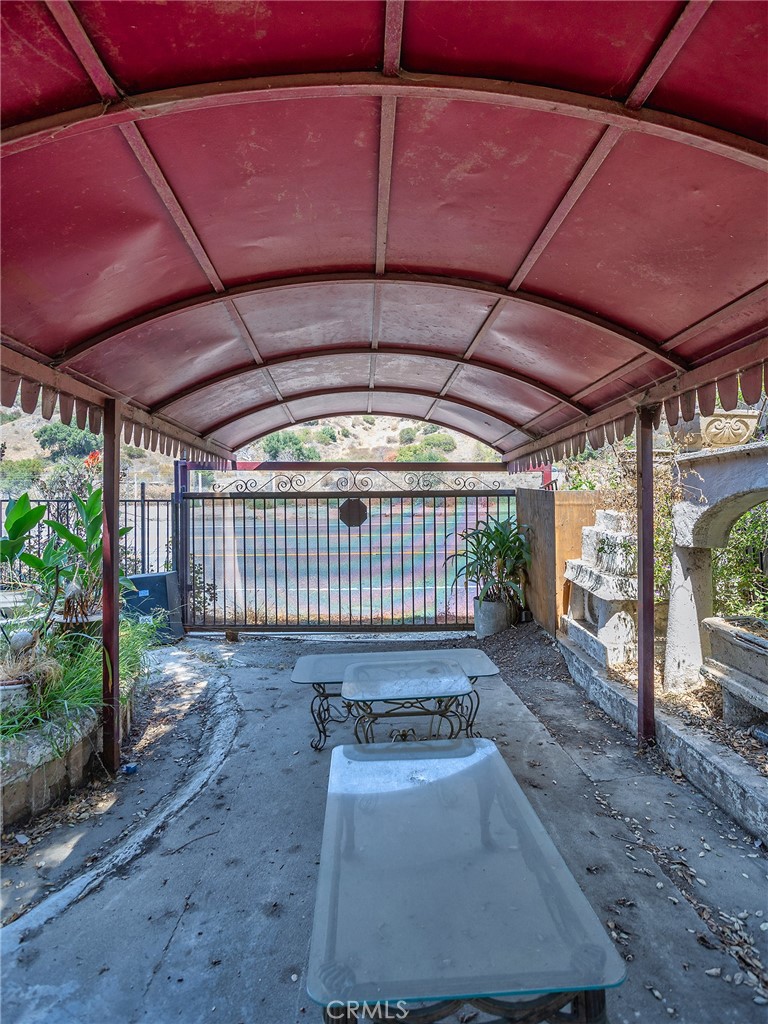 8618 La Tuna Canyon Road Property Photo 32