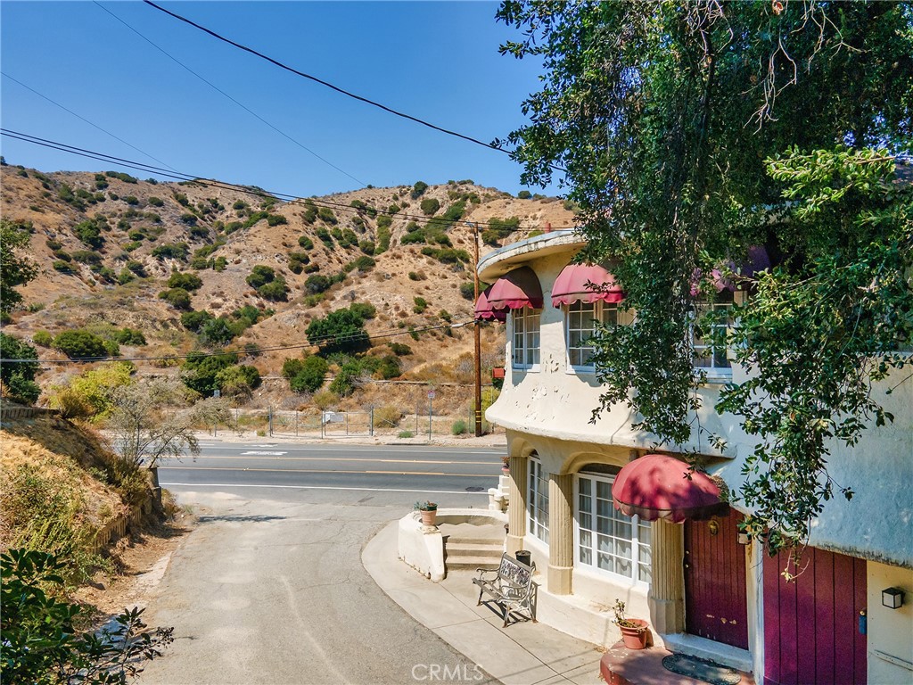 8618 La Tuna Canyon Road Property Photo 40