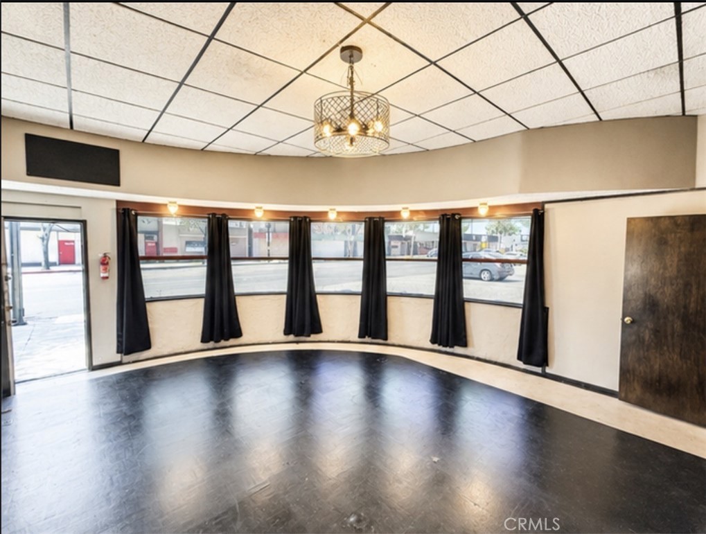 4029 W Burbank Boulevard Property Photo 1