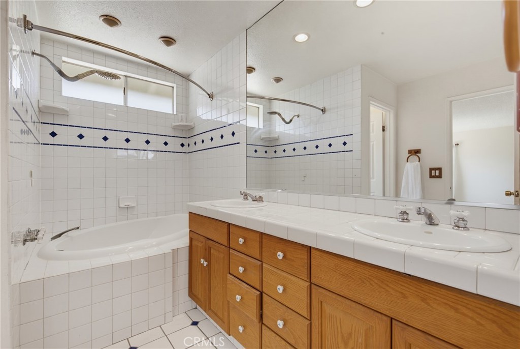 28948 Marilyn Drive Property Photo 13
