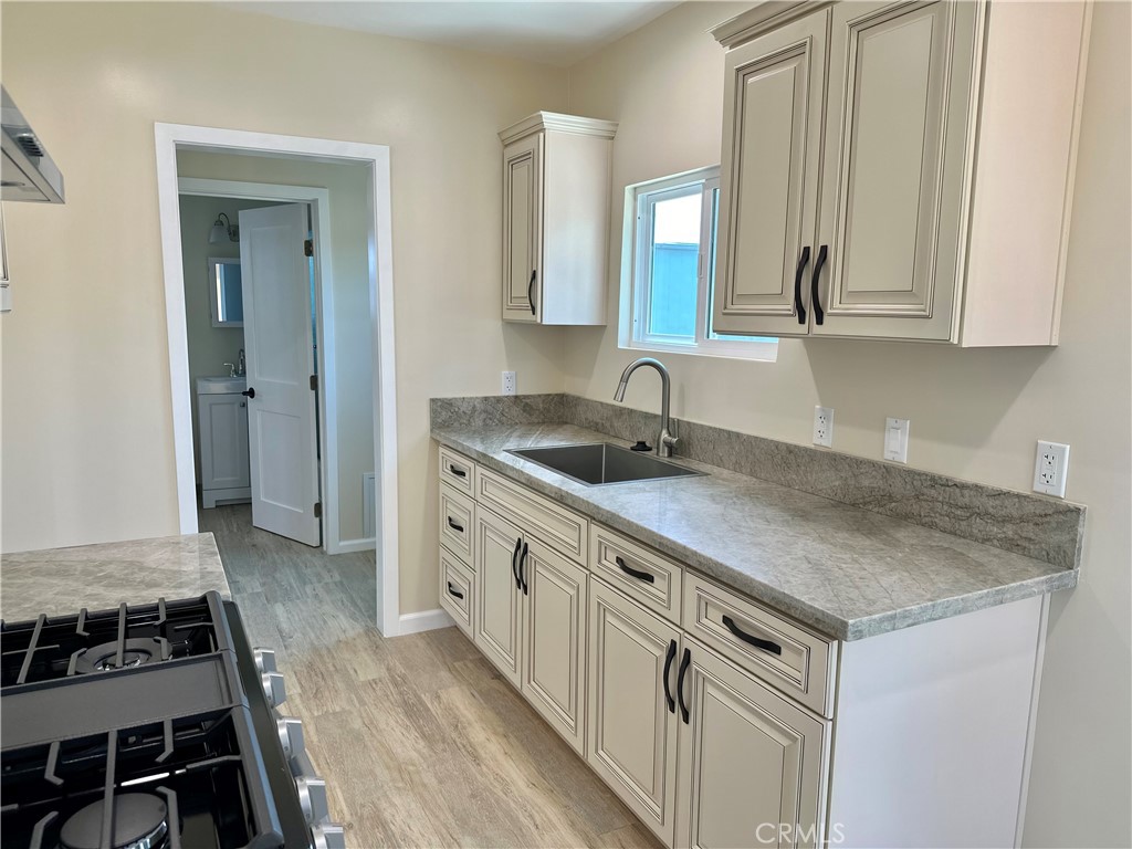 3803 Seneca Avenue Property Photo 12