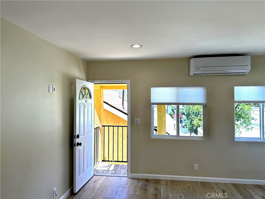 3803 Seneca Avenue Property Photo 15