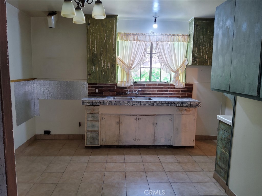 10630 Hillhaven Avenue Property Photo 15