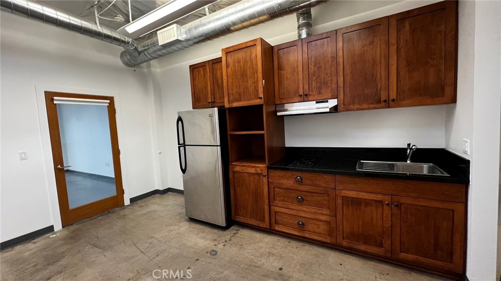 3505 W Beverly Boulevard Property Photo 9