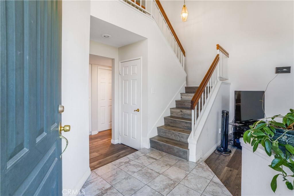 2102 Redrock Ct Property Photo 4