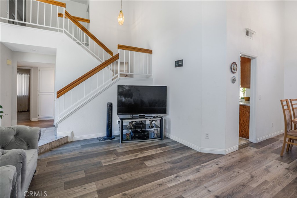 2102 Redrock Ct Property Photo 7