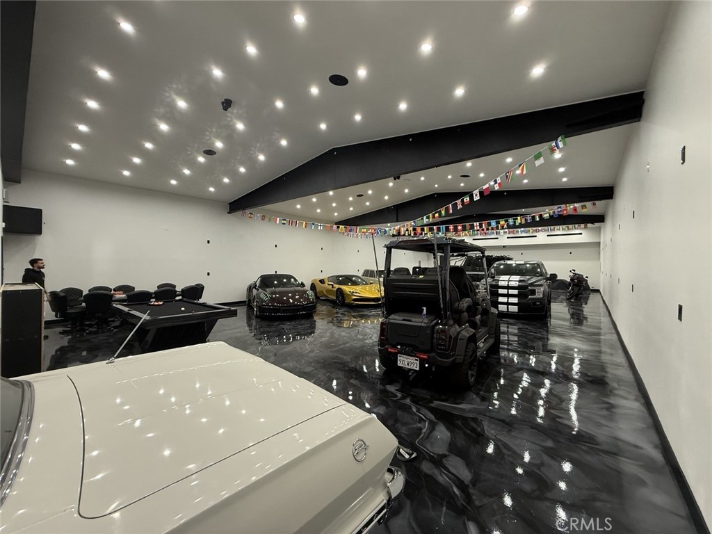 3075 California Street Property Photo 4