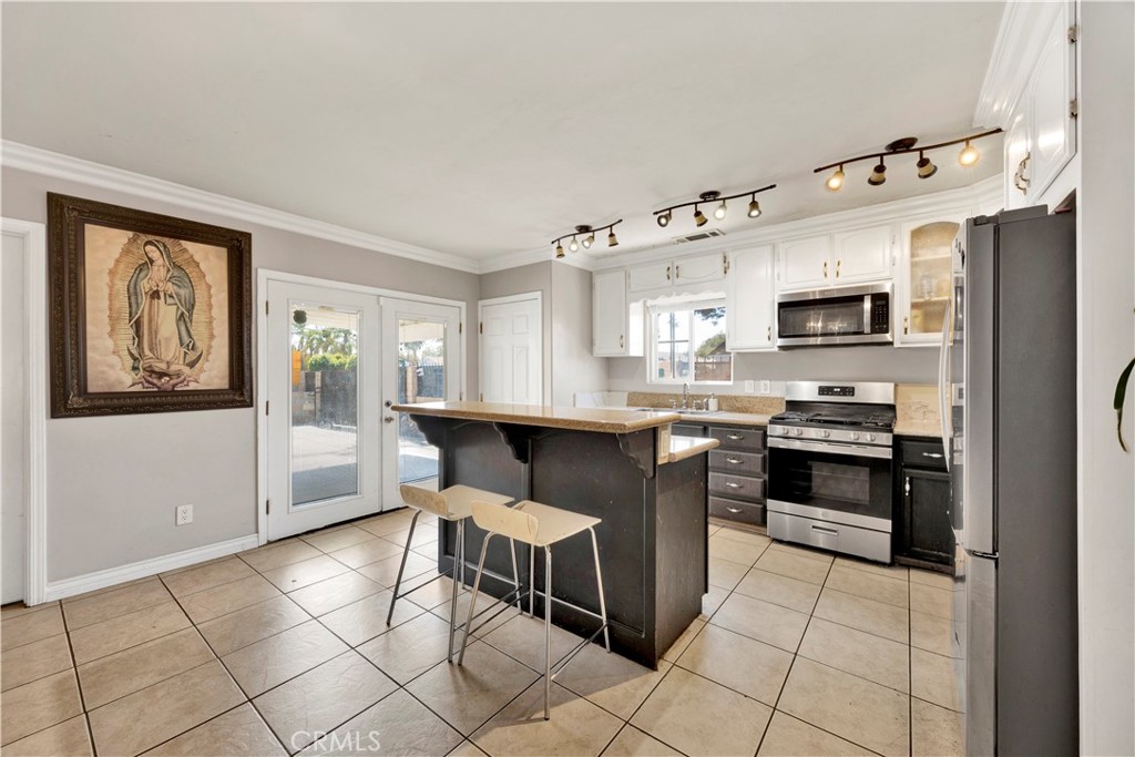 13286 Terra Bella Street Property Photo 4